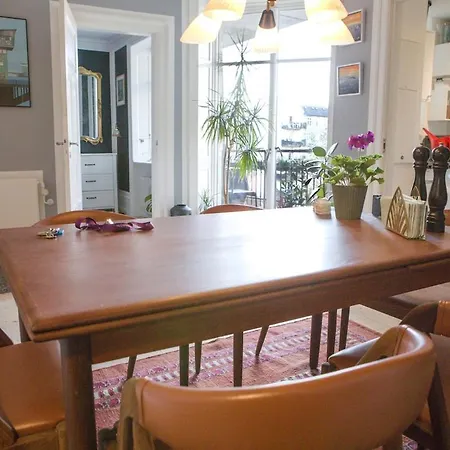 Beautiful And Classic Apartament