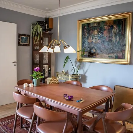 Beautiful And Classic Apartament